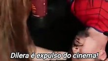 Dilera é expulso do cinema!