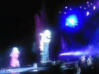 Madonna - Sticky & Sweet - Nice - She's not me Live