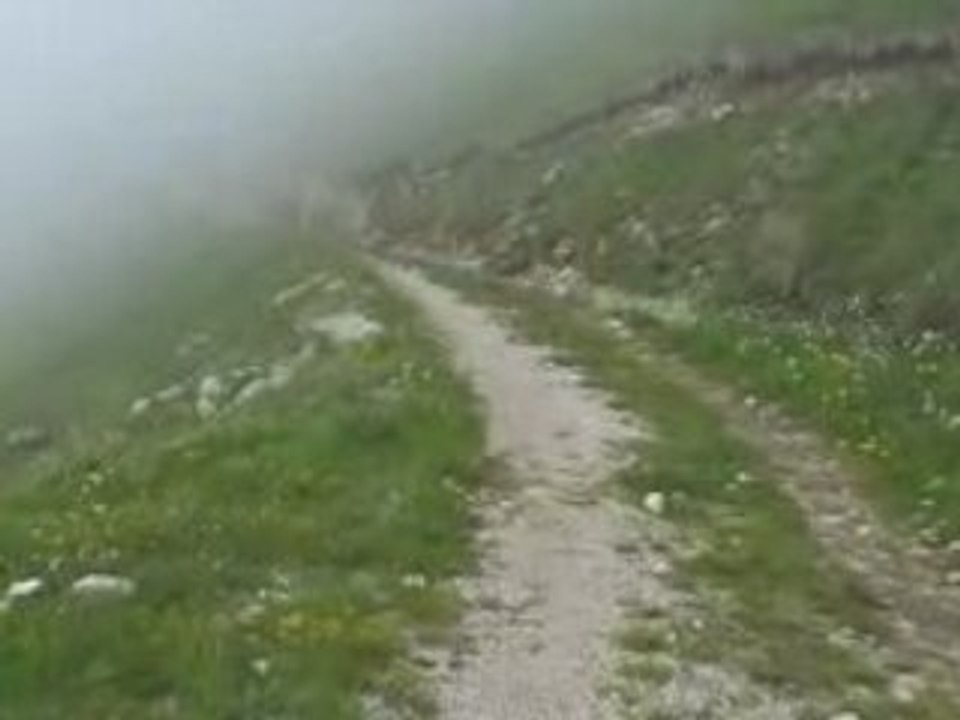 Retour au col de la Cochette … dans la brume