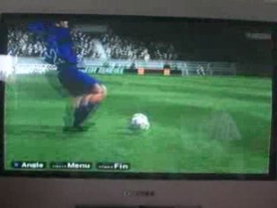 Lob de Totti 28 mètres pes 2008