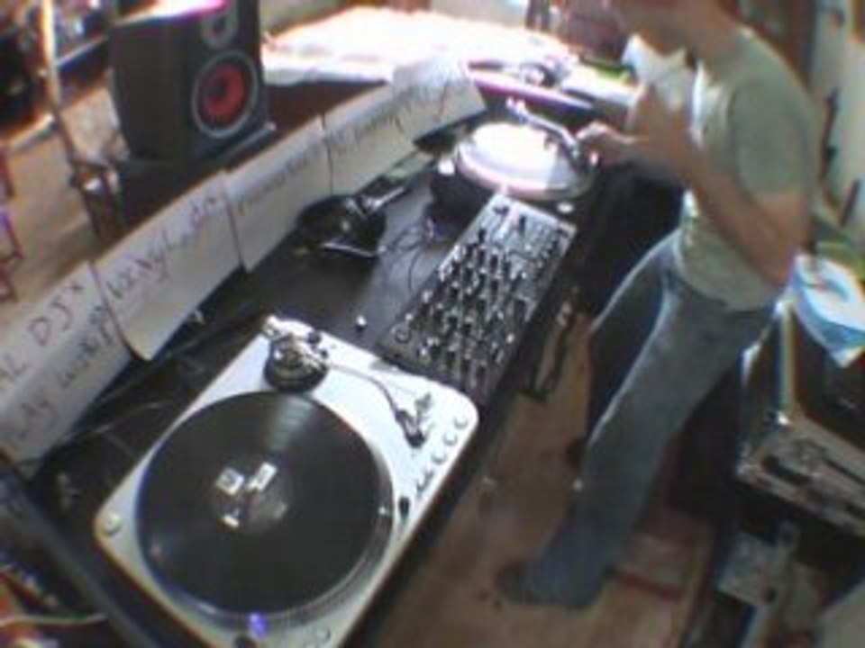 How to mix an Acapella Dj Tutorial video 1