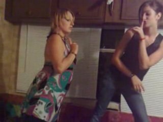 Bob sinclar dansé par élodie et sandrine.