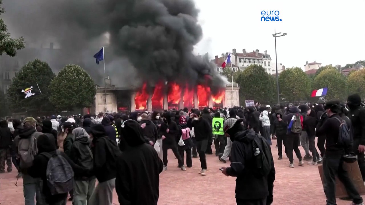 Lyon: tourismusbüro bei protesten gegen lebenshaltungskosten in brand gesetzt