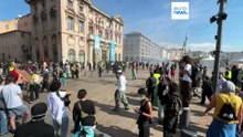 França: manifestantes invadem câmara de Marselha e enfrentam polícia