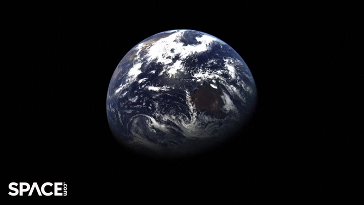 China's Tianwen 2 Spacecraft Beams Back Earth And Moon Pics - video ...