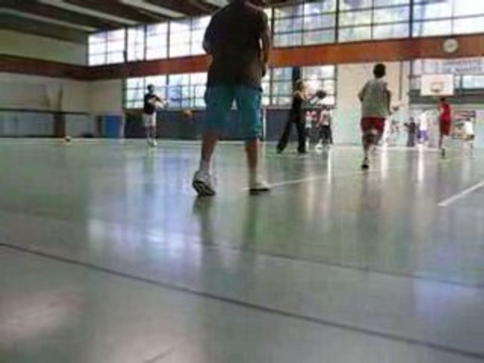 Nantes : Basket-ball (en anglais)