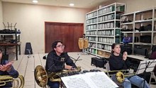 Ejercicio ritmico con palmas e instrumento