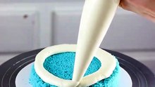 Vintage Blue Buttercream Cake Recipe - Shell Border Tutorial