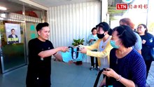 台東議員黃治維發「洋流」小物 500份10分鐘發光