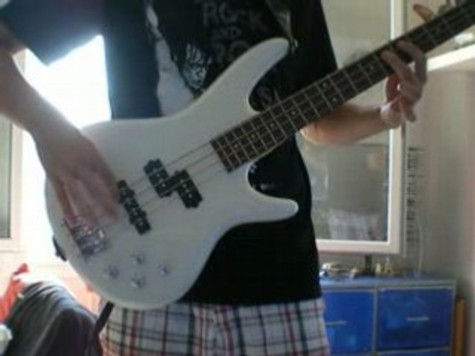 Le Riff d'Hysteria (BASSE)