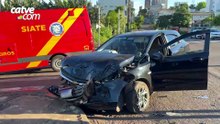 Van da Saúde de Nova Laranjeiras tomba após forte batida em Cascavel
