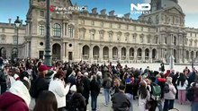 Διαδηλωτές μπλοκάρουν τις εισόδους του Λούβρου στο Παρίσι