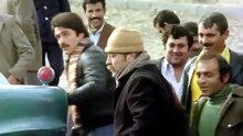 Selvi Boylum Al Yazmalım Türk Filmi _ Can, Dilek ile İlyas_ı Basıyor