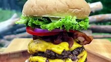 Campfire Bacon Cheeseburger Recipe - Cast Iron — 篝火培根芝士堡