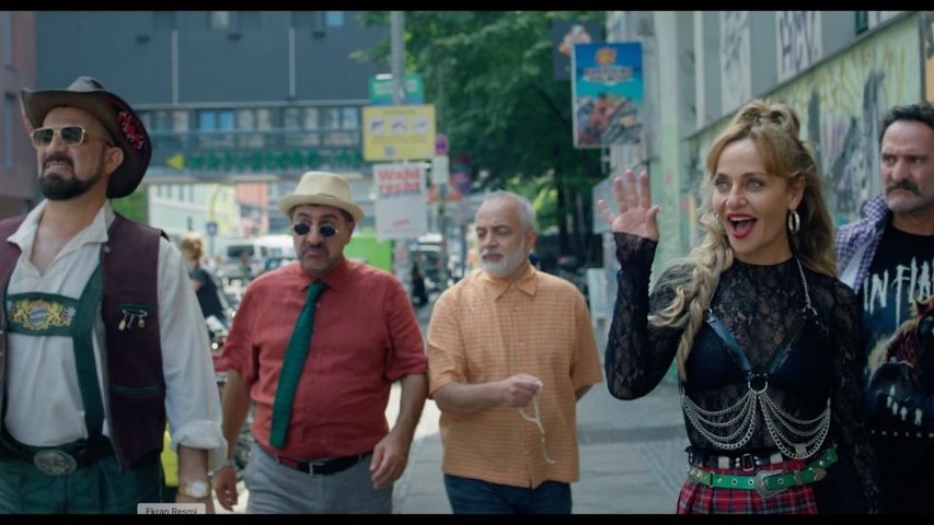 Çakallarla Dans 8: Şututgart Çıkarması Fragman