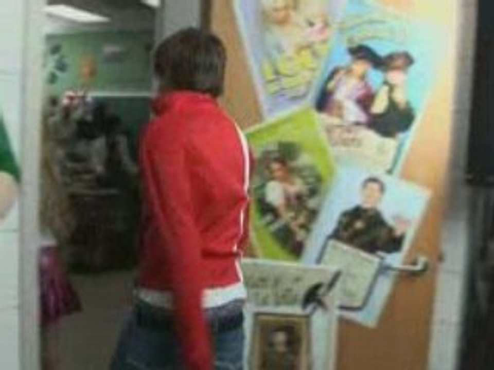 High School Musical 3: Behind-The-Scenes Prank w/ Zac Efron