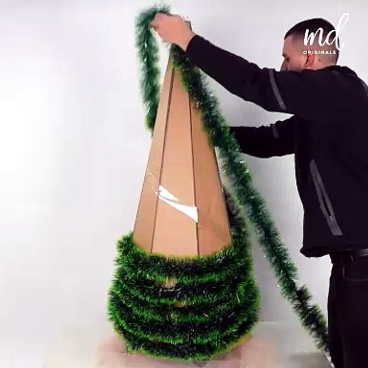 Carton Christmas tree and foam snowman magic - video Dailymotion