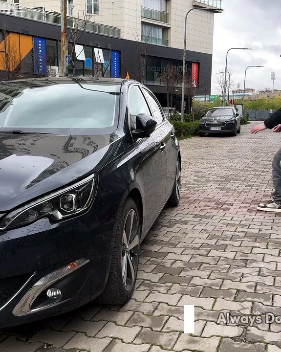 Why You Should Always Double Check Your Car! - video Dailymotion
