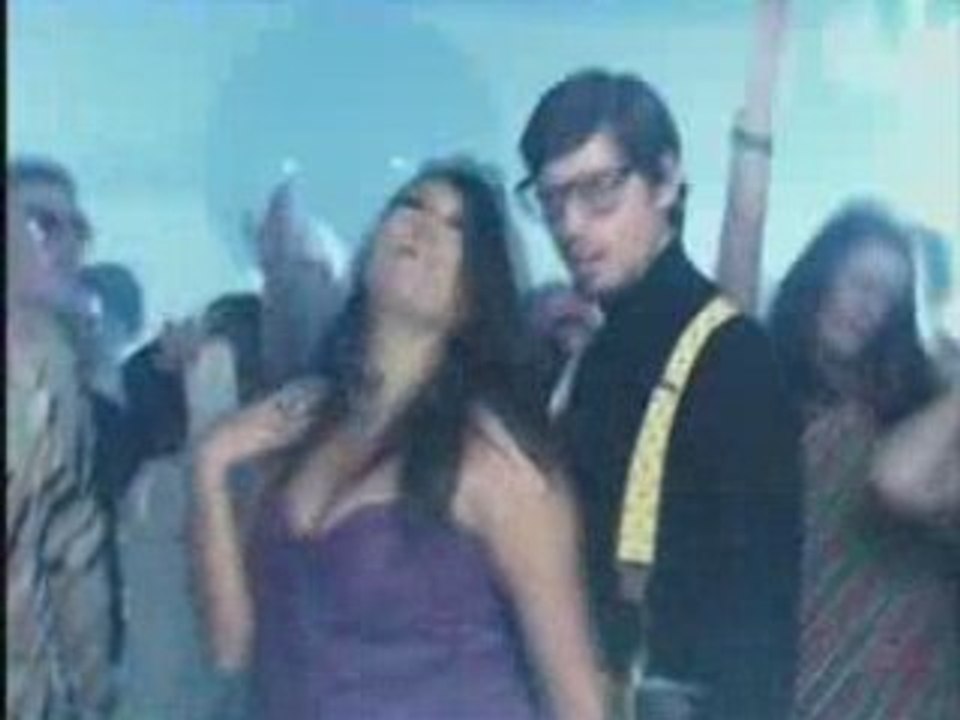 Ricki-Lee Coulter WIGGLE IT new video premiere