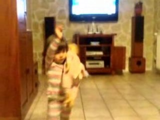 Lolo danse la tecktonik