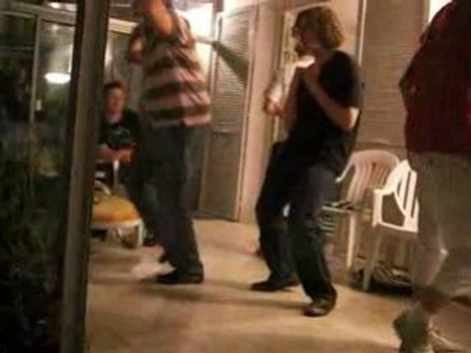 Comment danser le Mia ... ou le gorille Oo