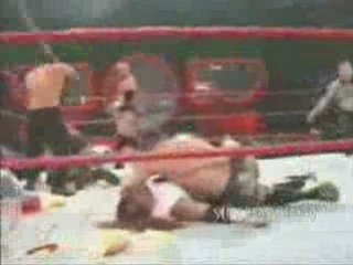 Raven vs The Big Show (Hardcore title)