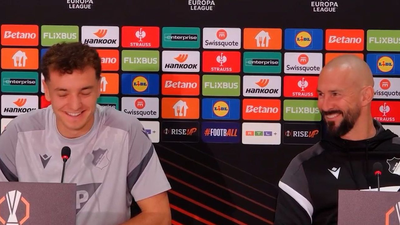"Jeder durfte hauen": Asllani und Ilzer lachen über Geschenk