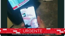 Un inspector policial permanece retenido en una celda junto a los delincuentes