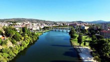 Descobrir Mirandela: Uma Viagem Relaxante Sobre as Águas do Rio Tua 🌿
