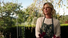 Signora Volpe S03E01 Bitter Harvest 1