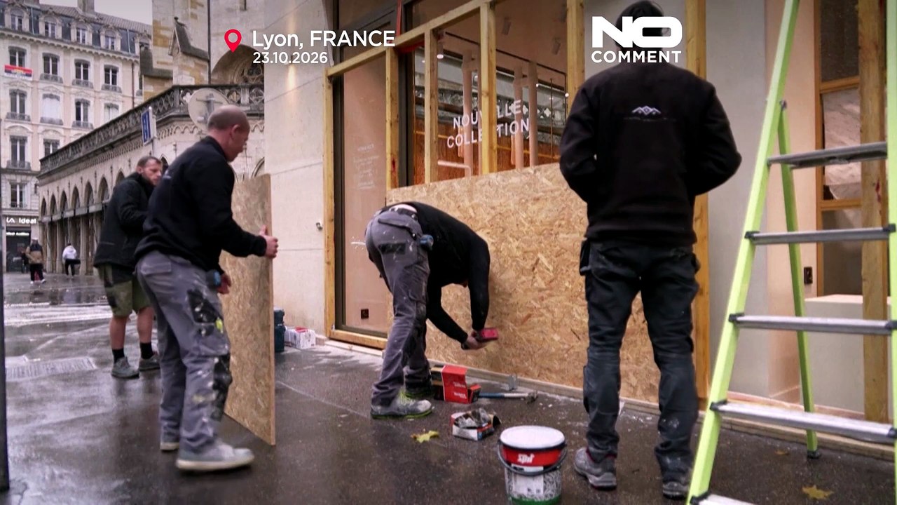 Frankreich: geschäfte in lyon und orléans sichern sich vor möglichen unruhen