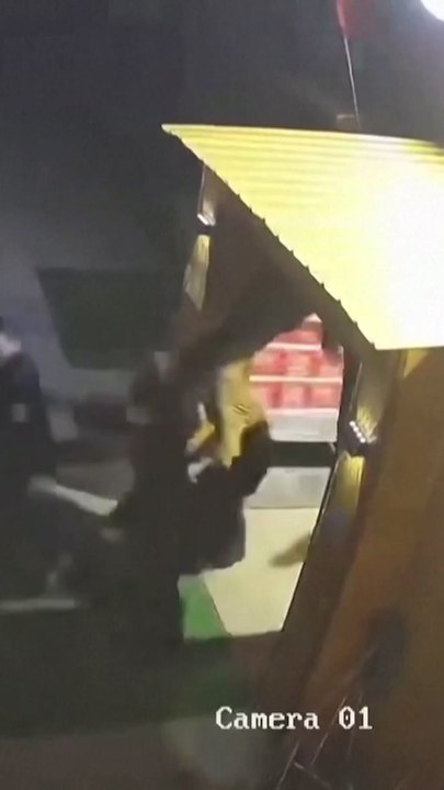Security cameras capture moment 7.0 earthquake hits Tibet - video ...