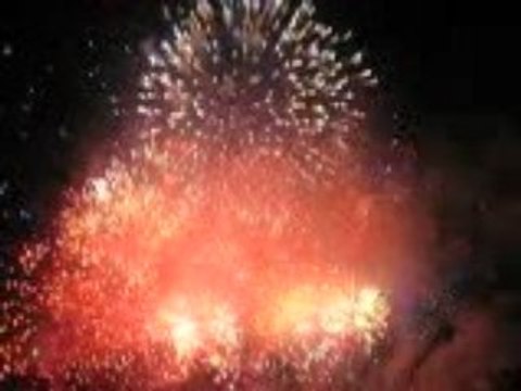 Feu d'artifice bouquet final