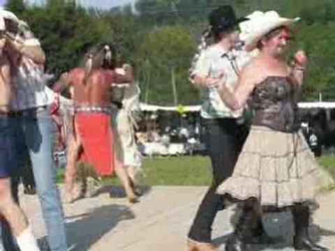 line dance au festival country western de triqueville