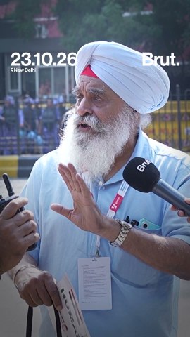 An elderly anti-SIR protester stood his ground as cops tried to stop him.
