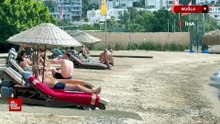 Bodrum’da sıcak havayı gören denize akın etti