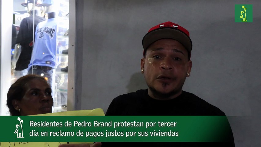 Residentes de Pedro Brand se manifiestan por tercer día en reclamo de pagos justos por sus viviendas