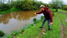 Pesca en Arroyo Pehuajó: lluvia, anguilas y cocina de campo