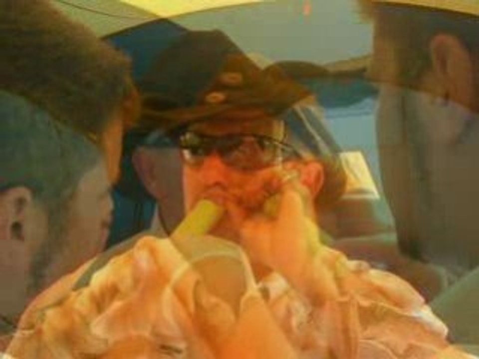 Mimi le cowboy contre Super Guêpe