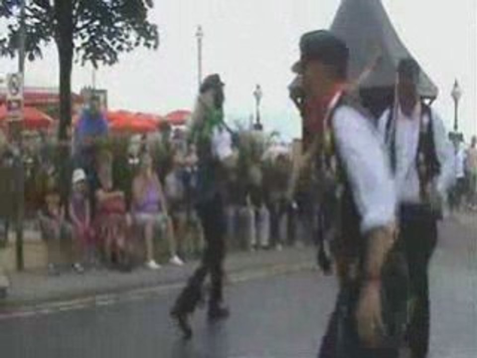 Dance Horse dances Brass Monkey