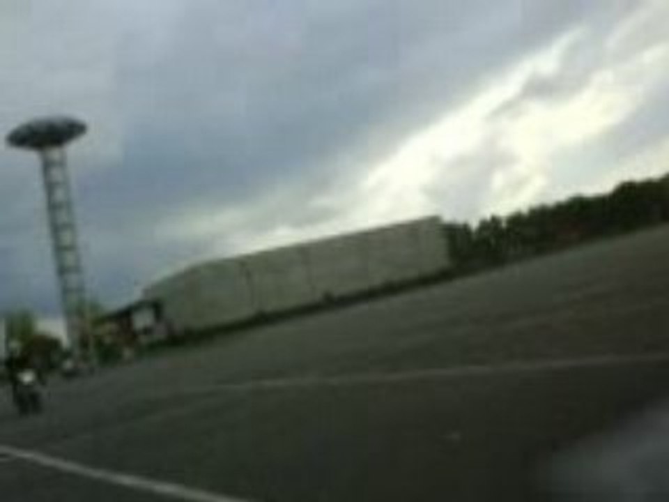 Philty stoppie flaque