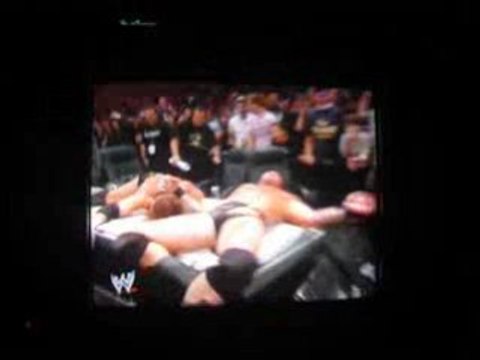 RKO sur Table last man standing