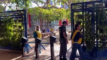 Urnas eletrônicas são recolhidas após fechamento dos portões de colégio eleitoral em Cascavel