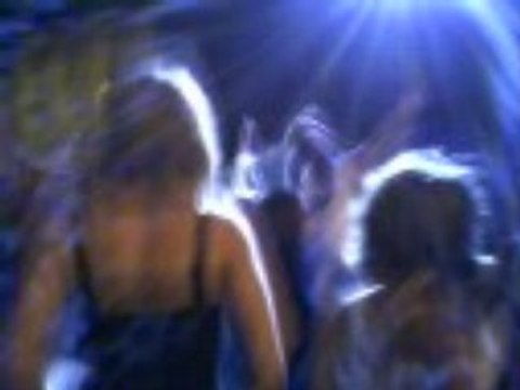 Les potes sur la piste de danse² ;p