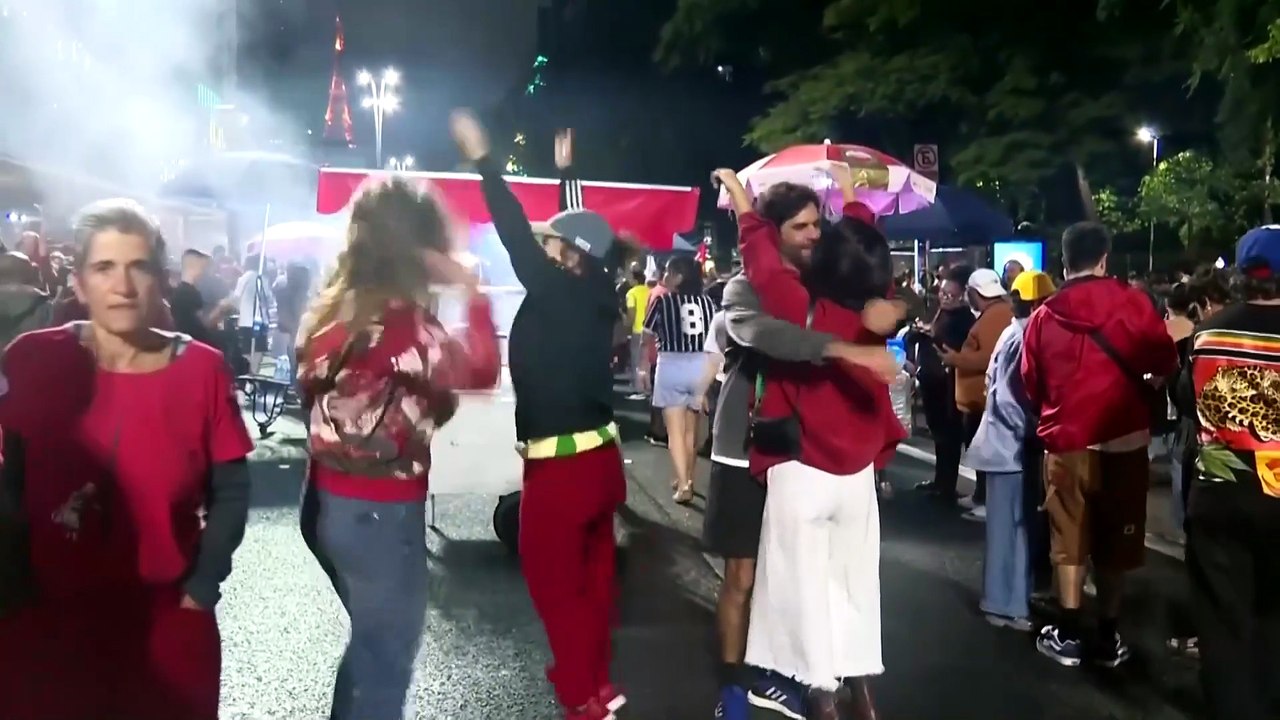 Brasilien: tausende feiern lulas wahlsieg auf den straßen
