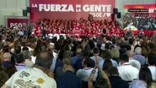 Sánchez a Begoña Gómez ante la militancia:  "que lo escuchen alto y claro: te quiero"