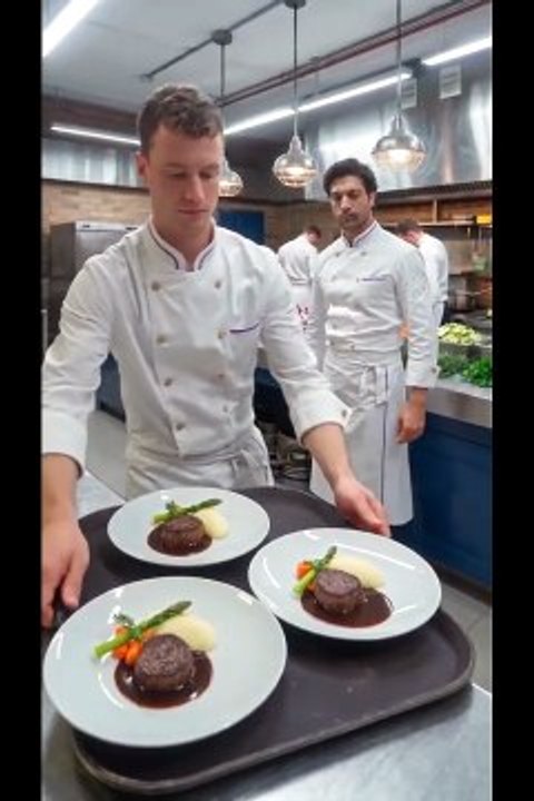 Room Service Ep 87 to 100 - video Dailymotion