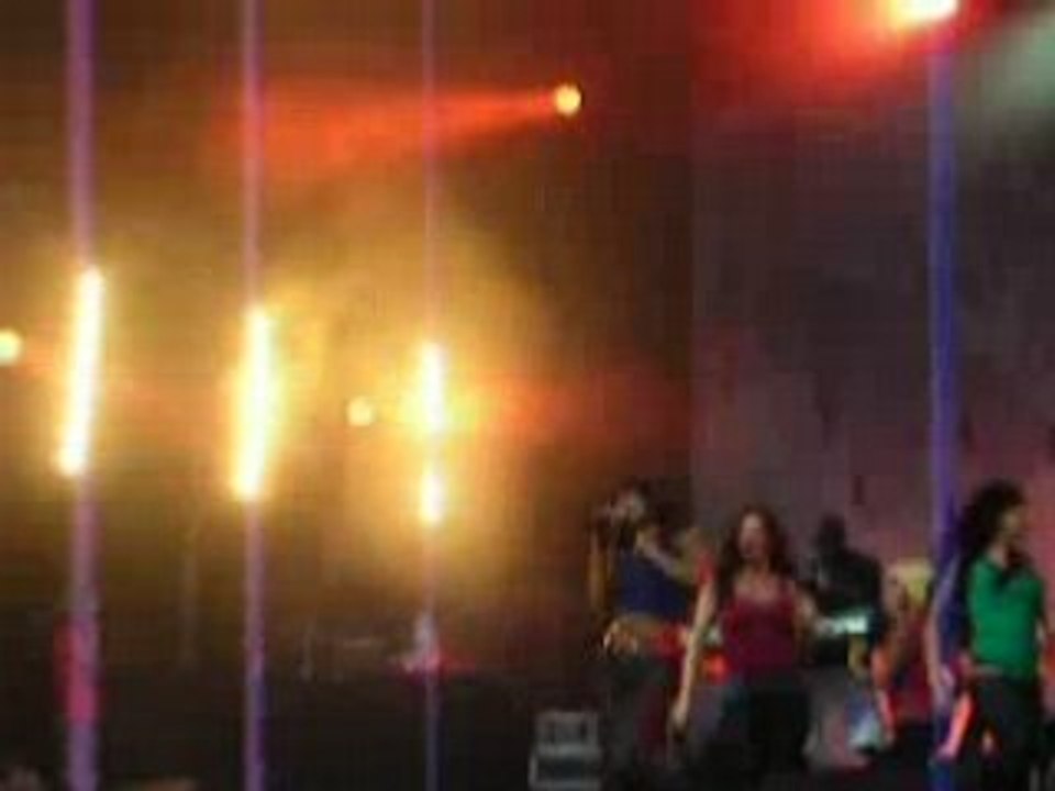 Kelly Rowland Live Nike+Human Race in Paris "Work part I"