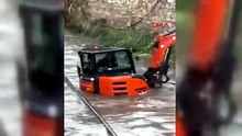 Meteoroloji'nin uyarısı sonrası korkulan oldu: Yollar göle döndü, iş yerlerini su bastı!