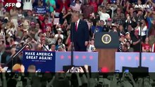 Trump senza freni elogia il lato b di Nicki Minaj, "difficile da ignorare"